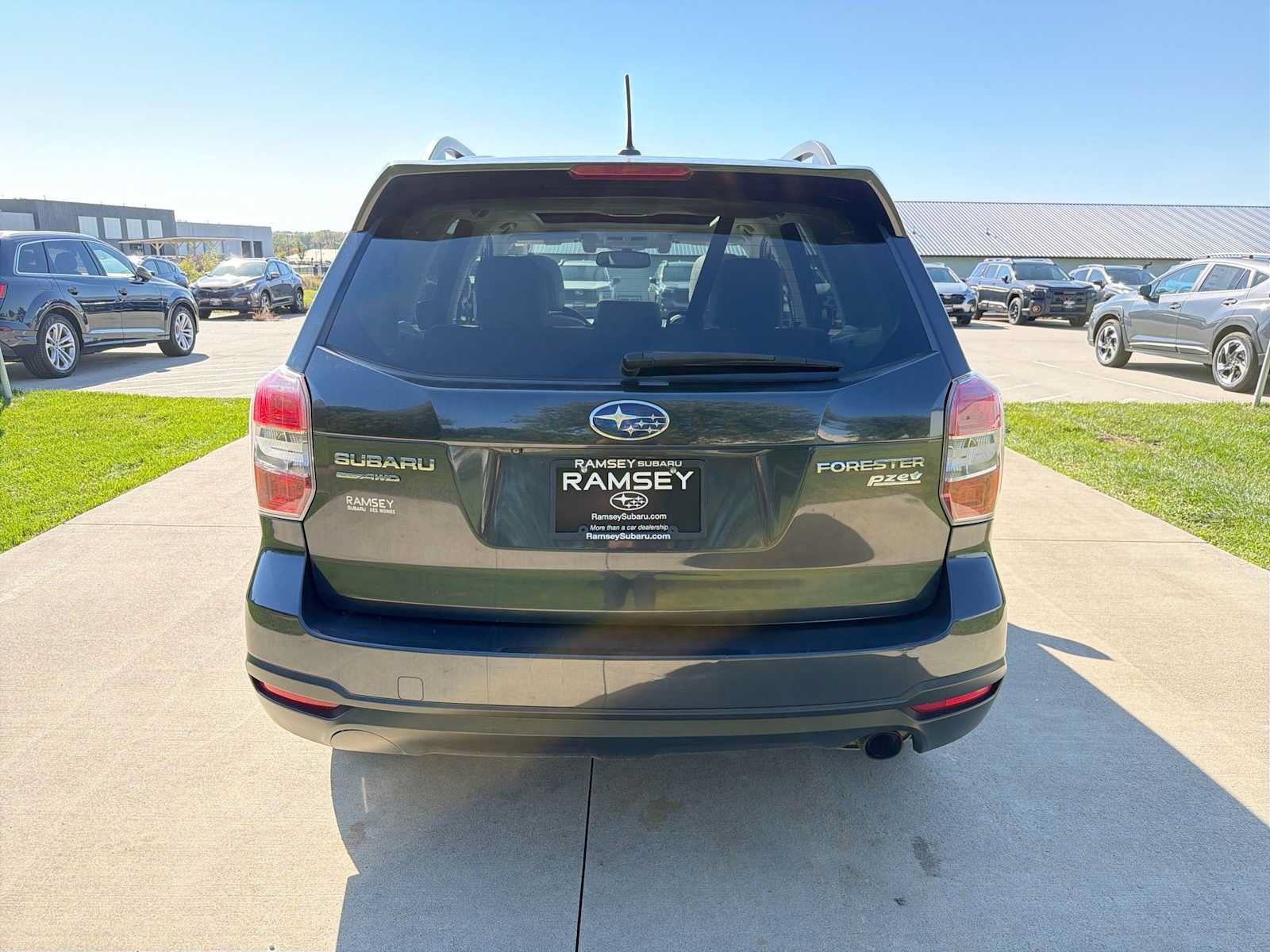 Used 2015 Subaru Forester 2.5i Touring w/ Eyesight & Navigation System AWD/4WD image 5