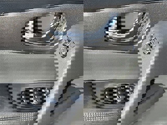 Used 2018 Nissan Rogue SV image 21