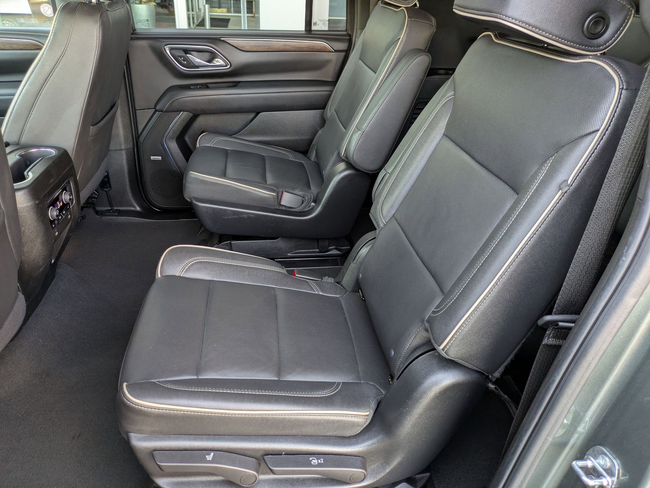 Certified 2023 Chevrolet Suburban Premier image 24