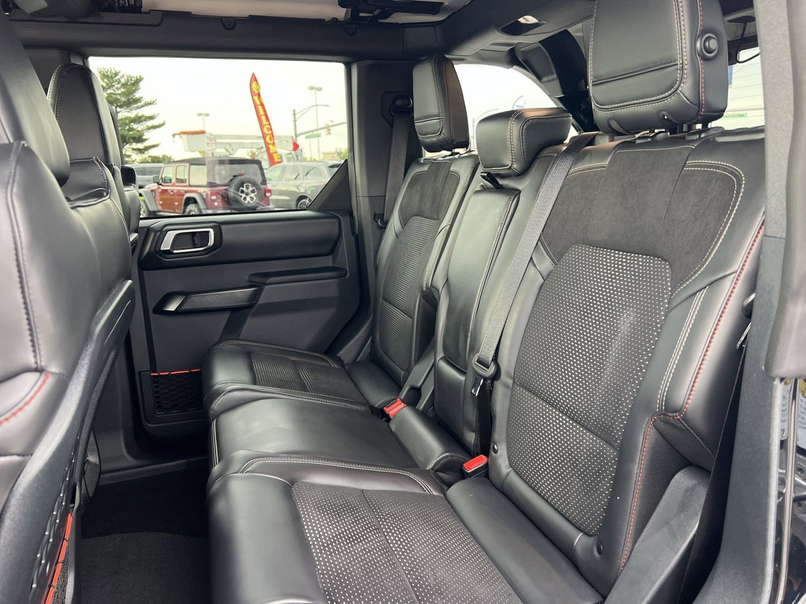 Used 2025 Ford Bronco Raptor w/ Interior Carbon Fiber Pack AWD/4WD image 32