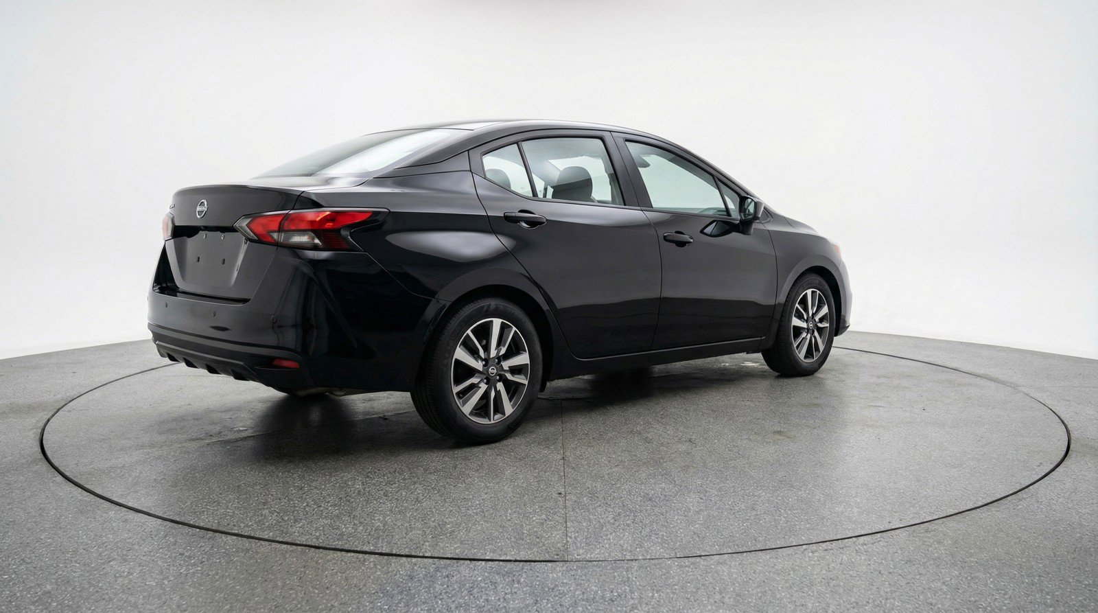 Used 2025 Nissan Versa SV FWD image 7
