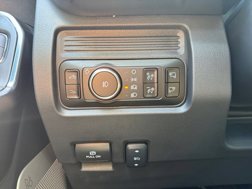 Used 2026 Ford F250 Platinum AWD/4WD image 33