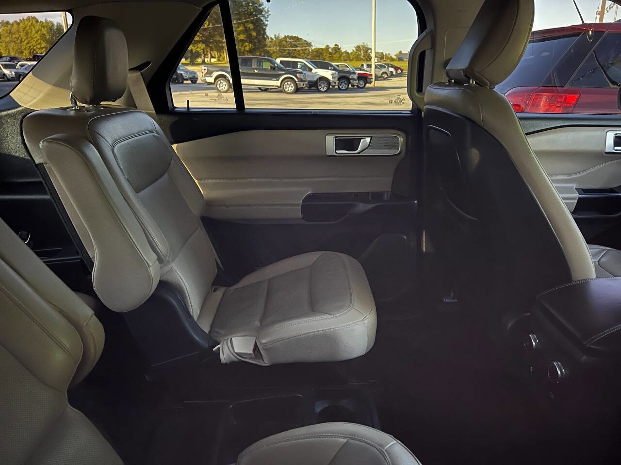 Used 2020 Ford Explorer Limited image 11