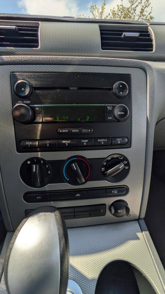 Used 2005 Ford Five Hundred SE image 16