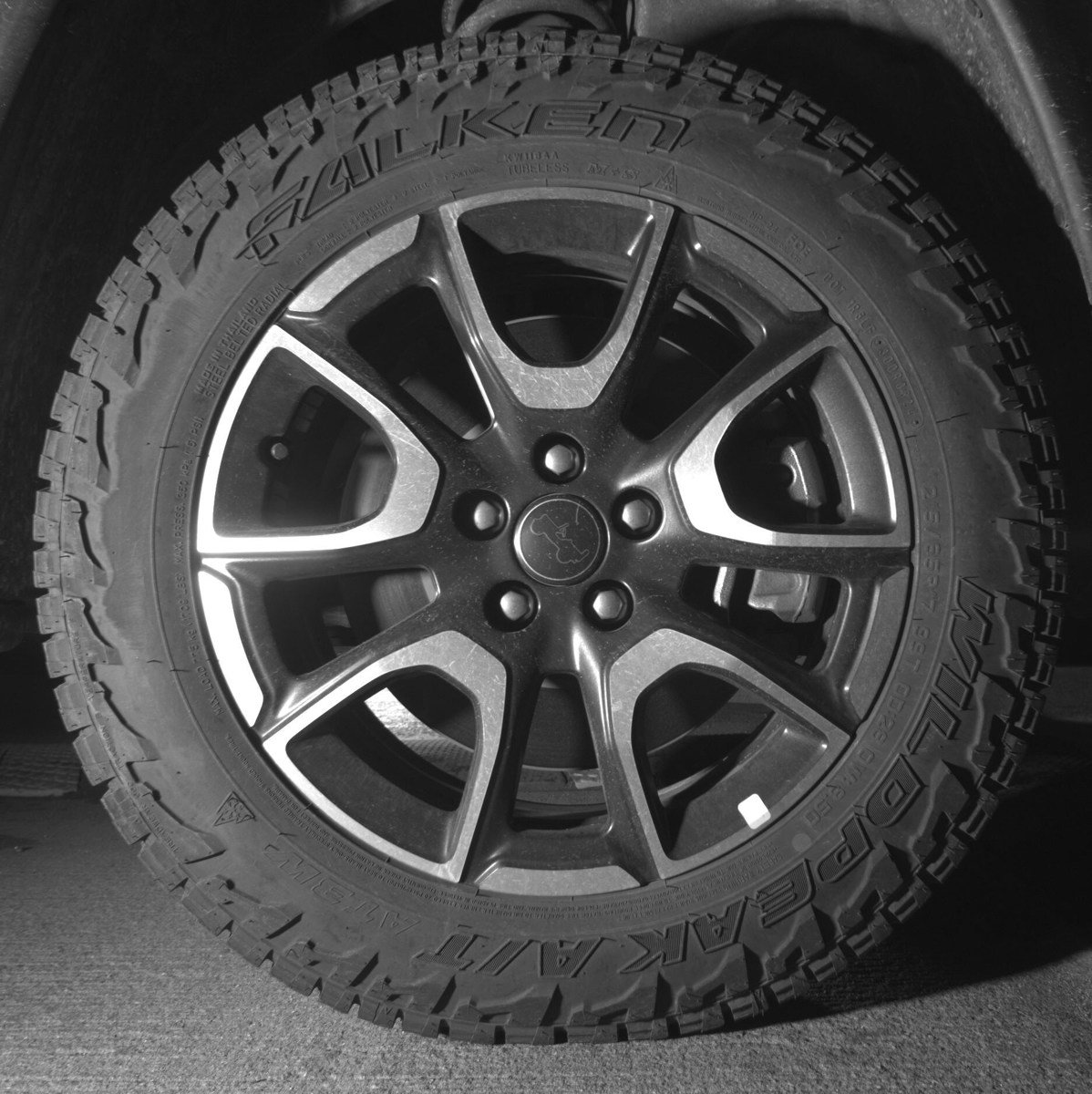 Used 2025 Jeep Compass Trailhawk image 10