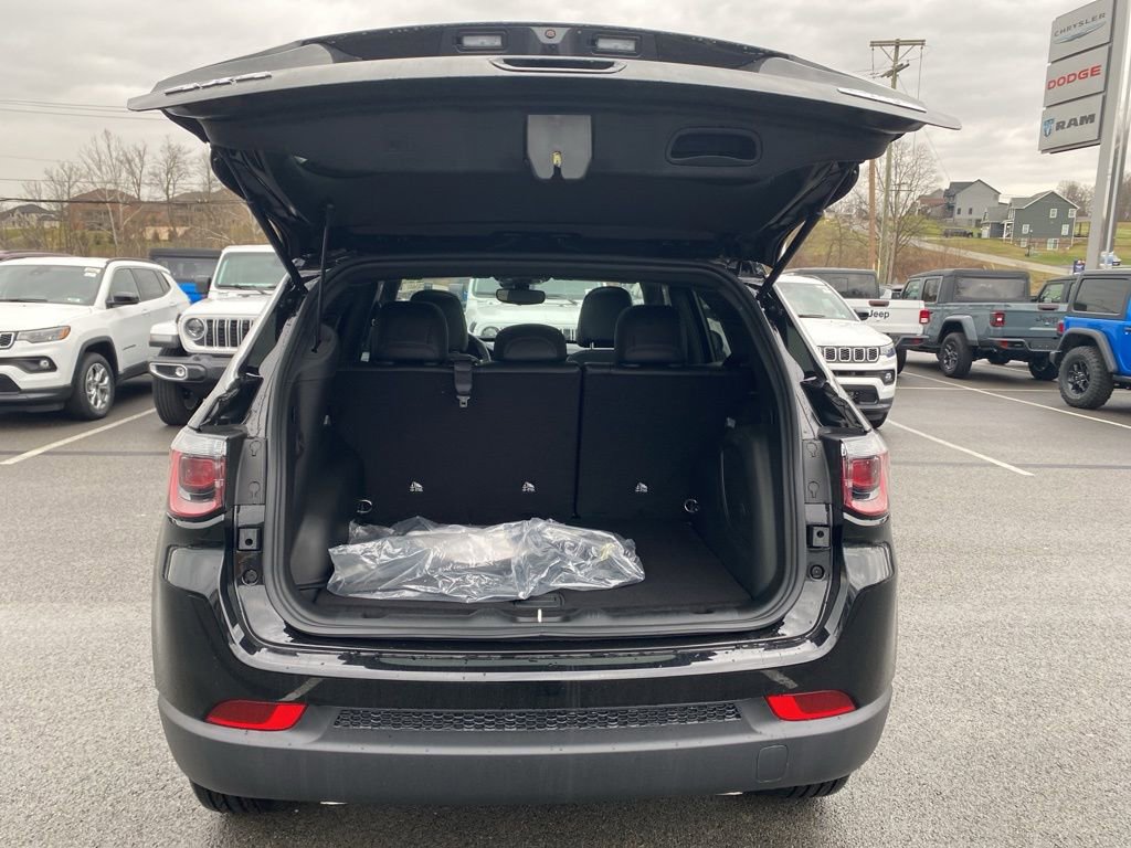 New 2026 Jeep Compass Latitude image 15