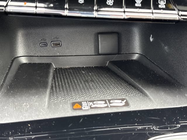 Used 2026 Chevrolet Traverse LT FWD image 29