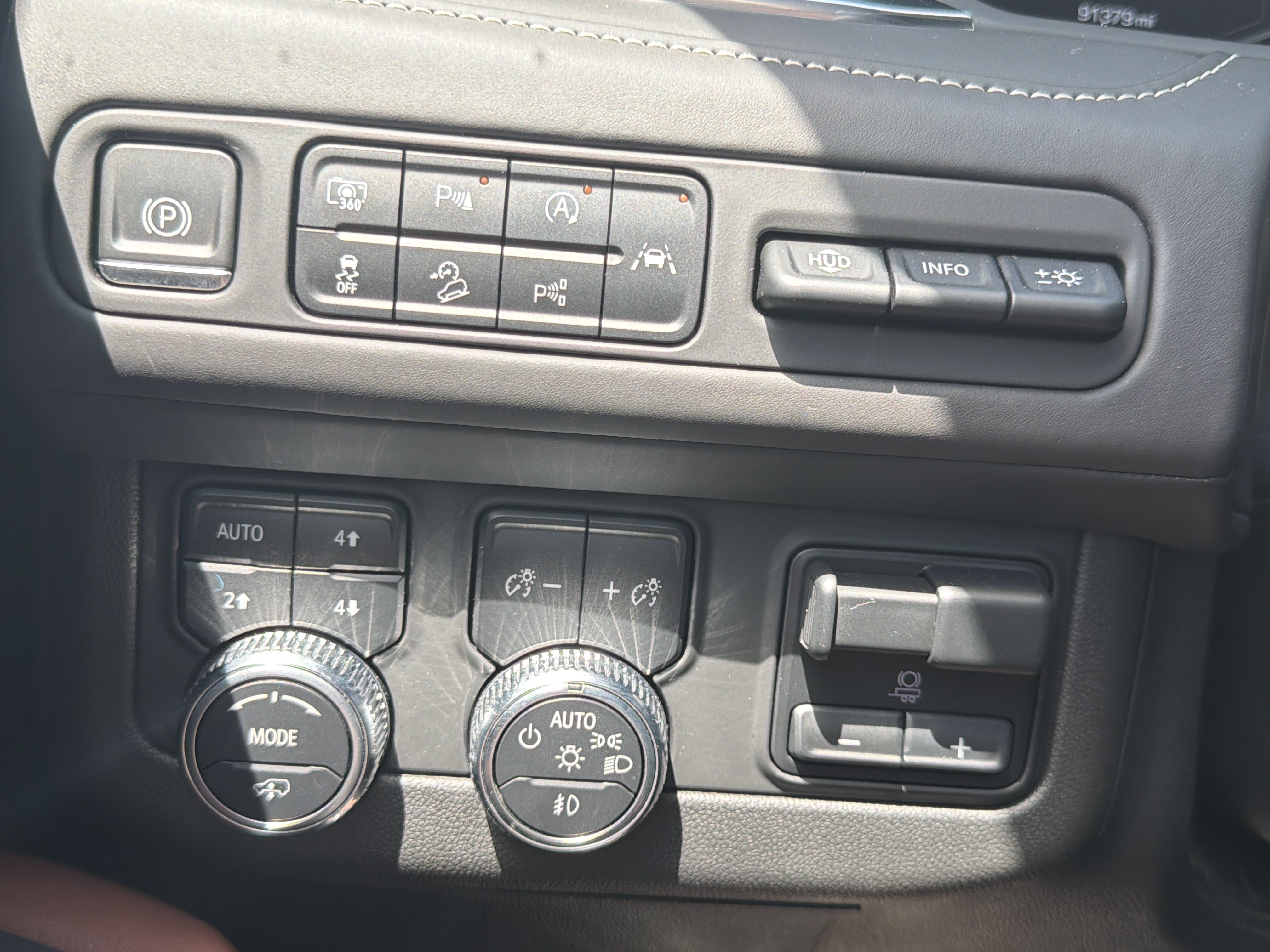 Certified 2023 GMC Yukon XL Denali Ultimate AWD/4WD image 34
