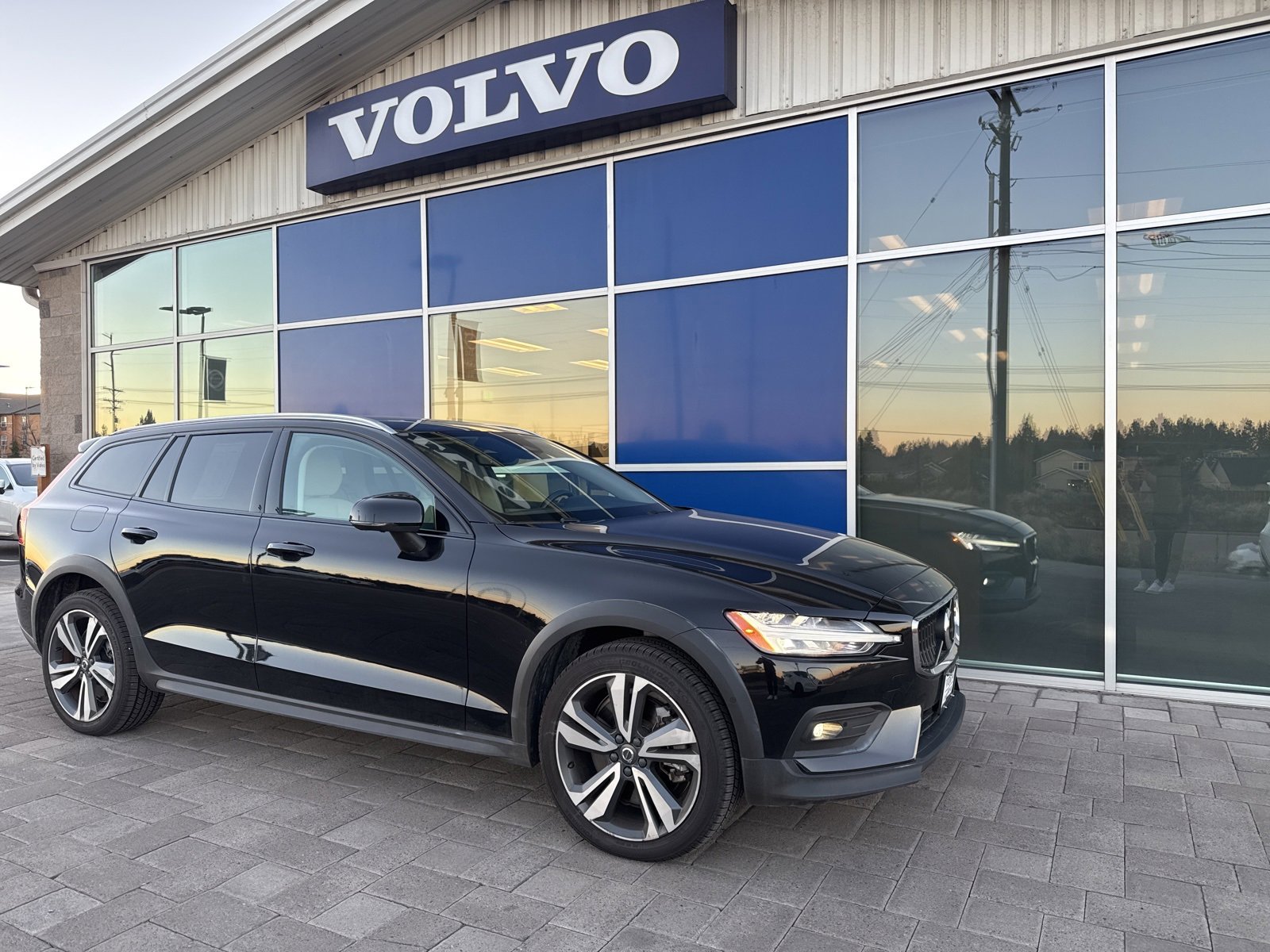 Used 2023 Volvo V60 B5 Cross Country Plus w/ Climate Package