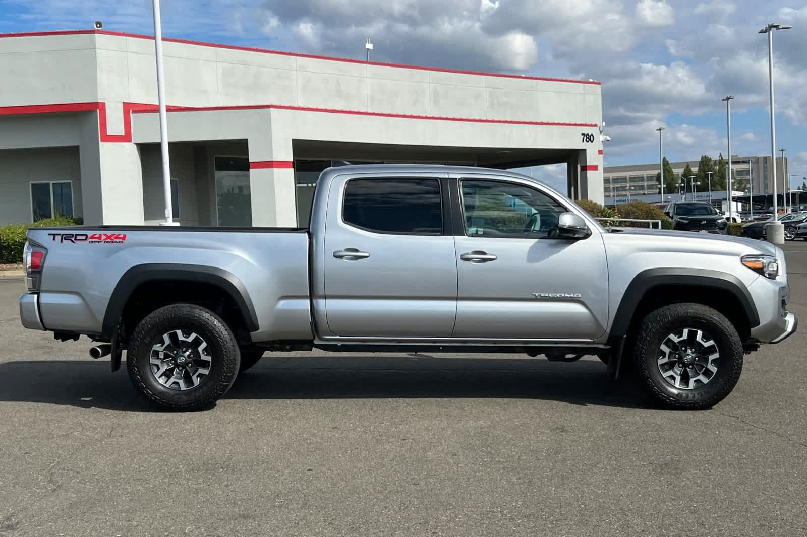 Used 2023 Toyota Tacoma TRD Off-Road w/ TRD Premium Off Road Package AWD/4WD image 6