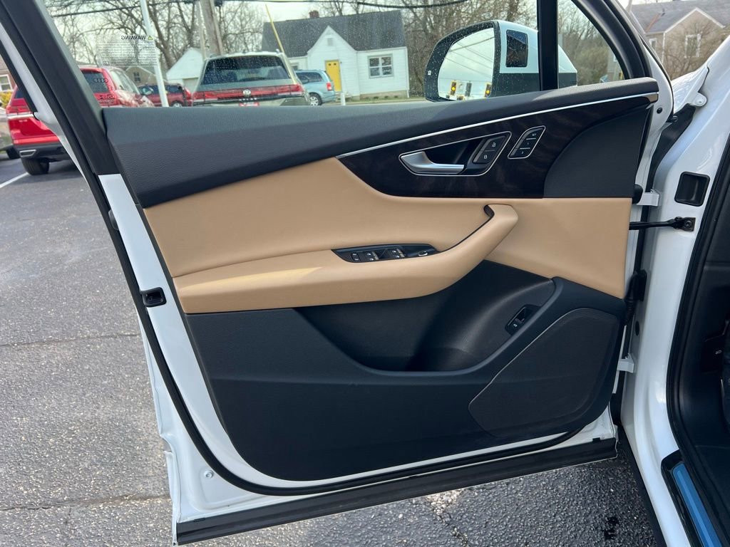 Used 2023 Audi Q7 3.0T Premium image 13