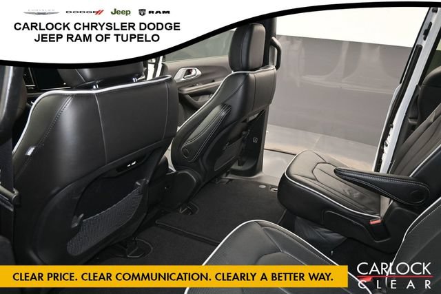 Used 2026 Chrysler Pacifica Limited FWD image 27