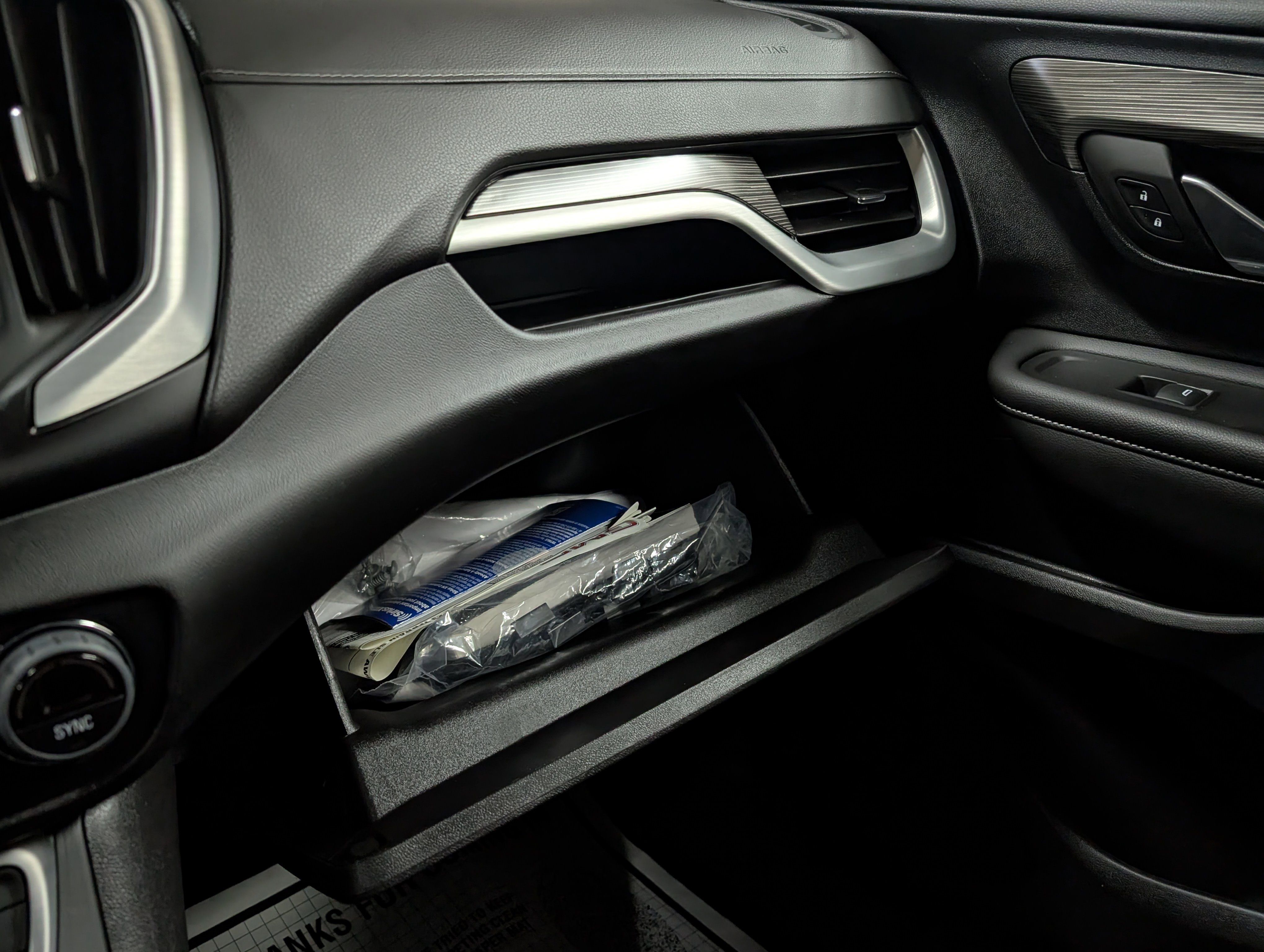 Used 2023 GMC Terrain SLE w/ Driver Convenience Package image 21