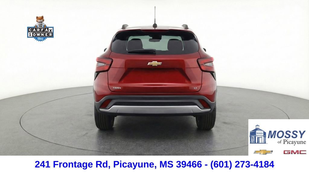 Used 2025 Chevrolet Trax LT w/ LT Convenience Package image 8