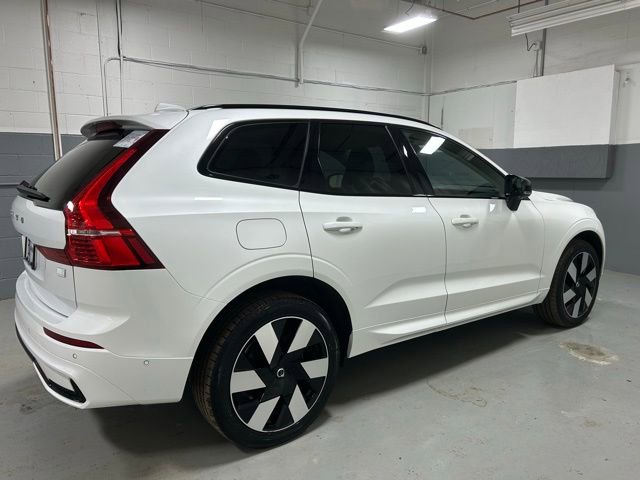 Used 2024 Volvo XC60 T8 Plus w/ Climate Package image 3