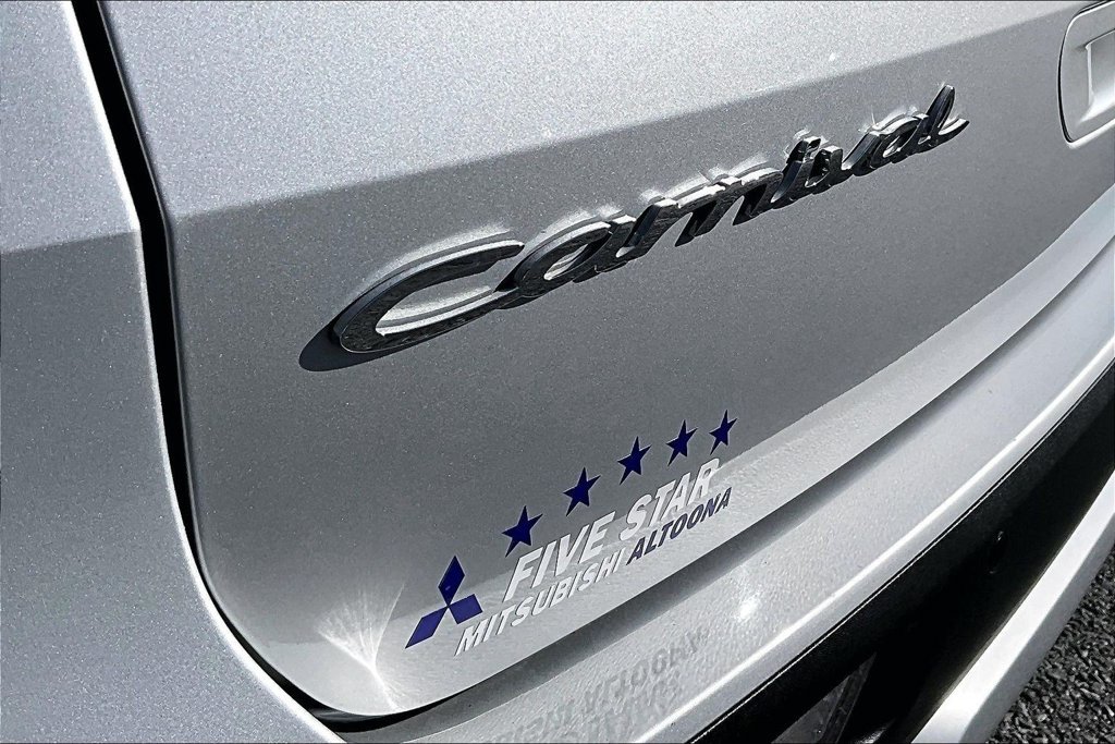 Used 2022 Kia Carnival LX FWD image 8