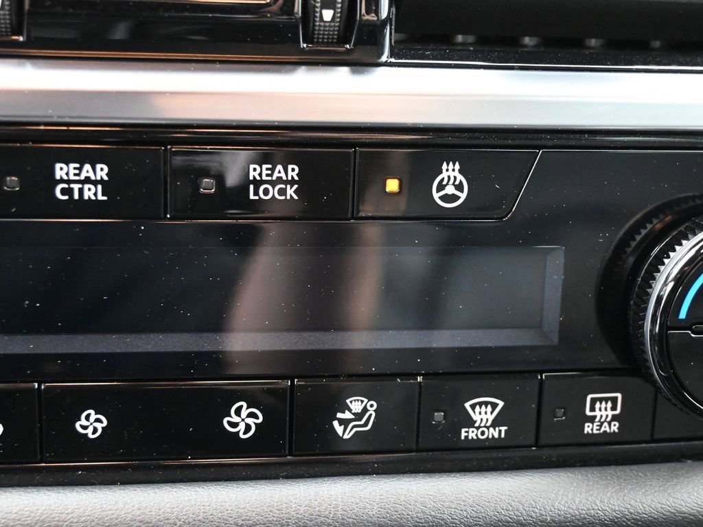 Used 2023 Nissan Pathfinder SL image 18