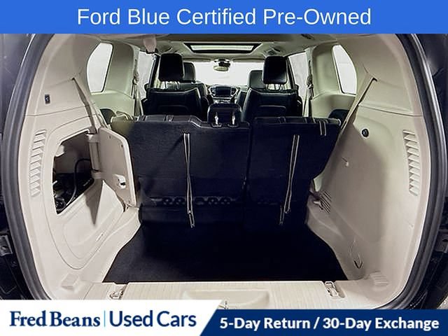 Used 2023 Chrysler Pacifica Limited FWD image 46