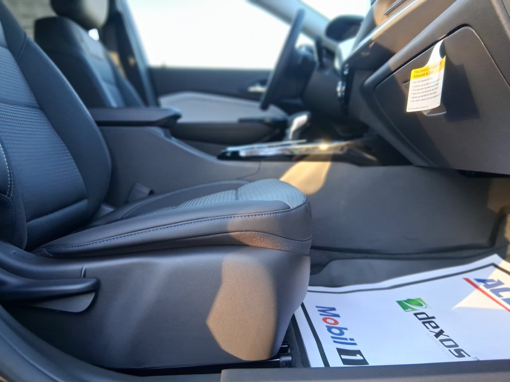 New 2026 Chevrolet Trax LT w/ Sunroof Package FWD image 11