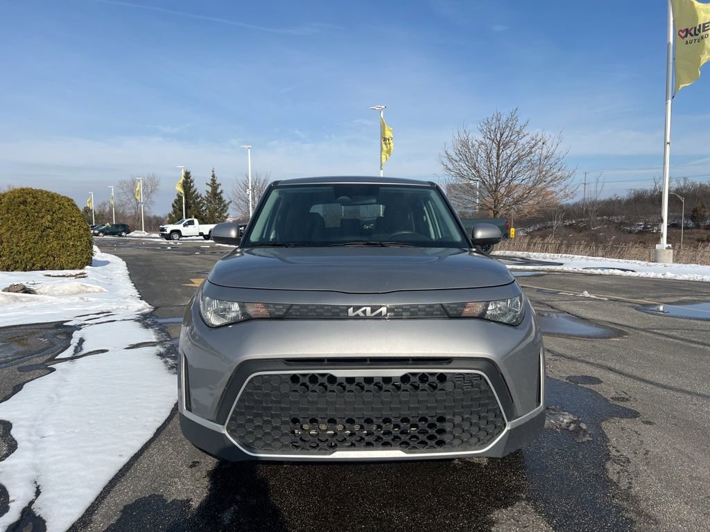 Used 2025 Kia Soul LX w/ LX Technology Package image 2