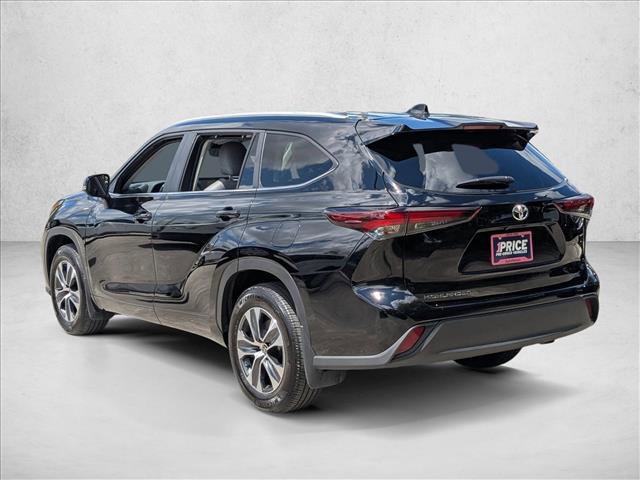 Used 2025 Toyota Highlander XLE image 8