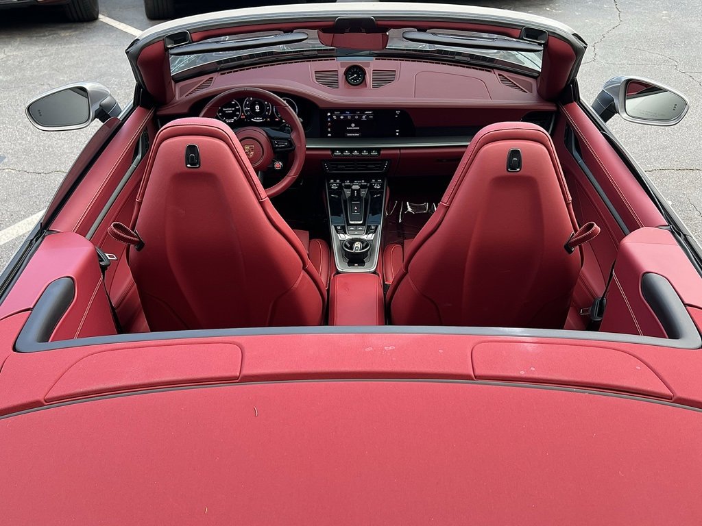 Used 2025 Porsche 911 Carrera image 25