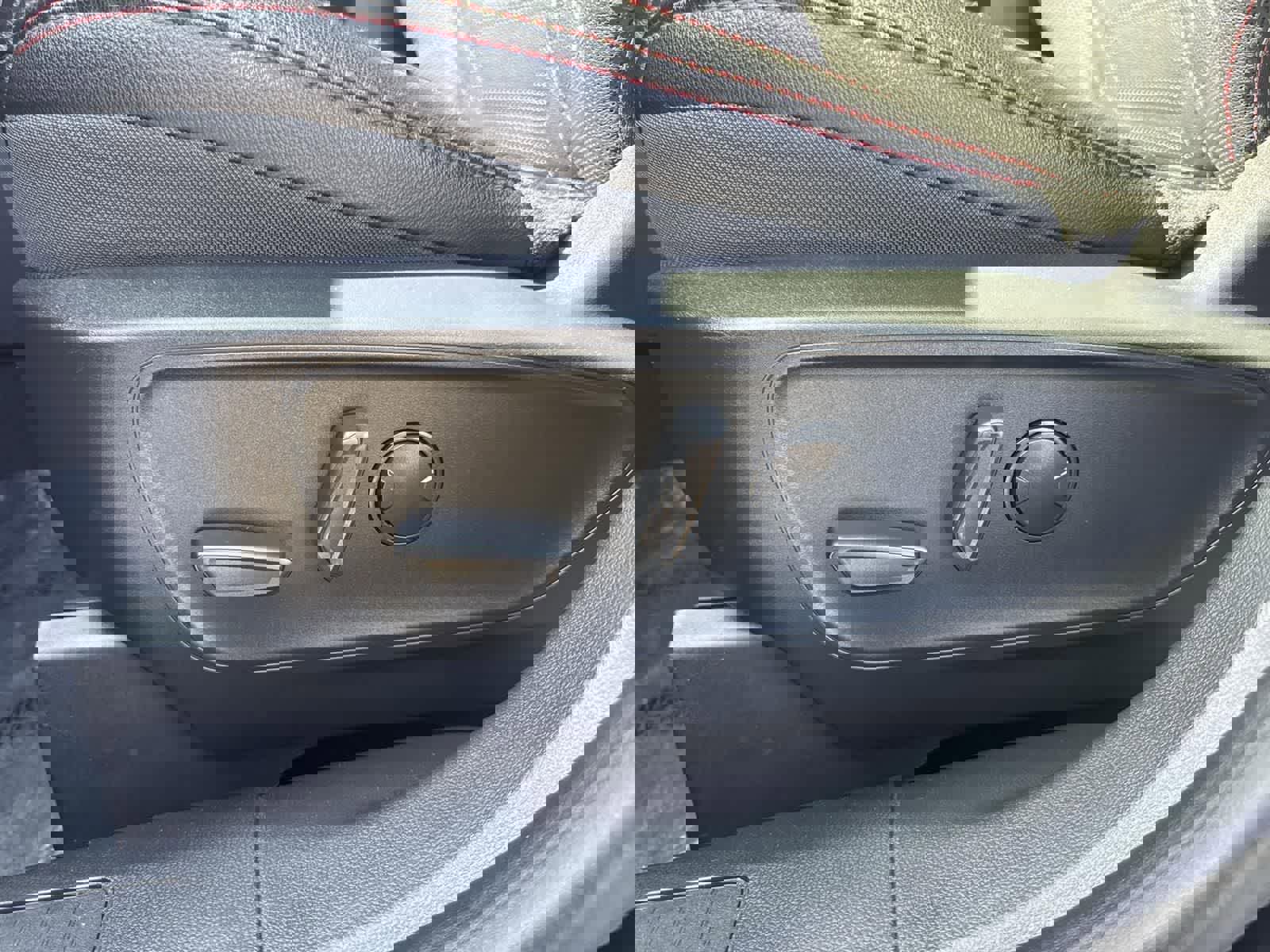 Used 2024 Ford Escape ST-Line Elite w/ Premium Technology Package image 24