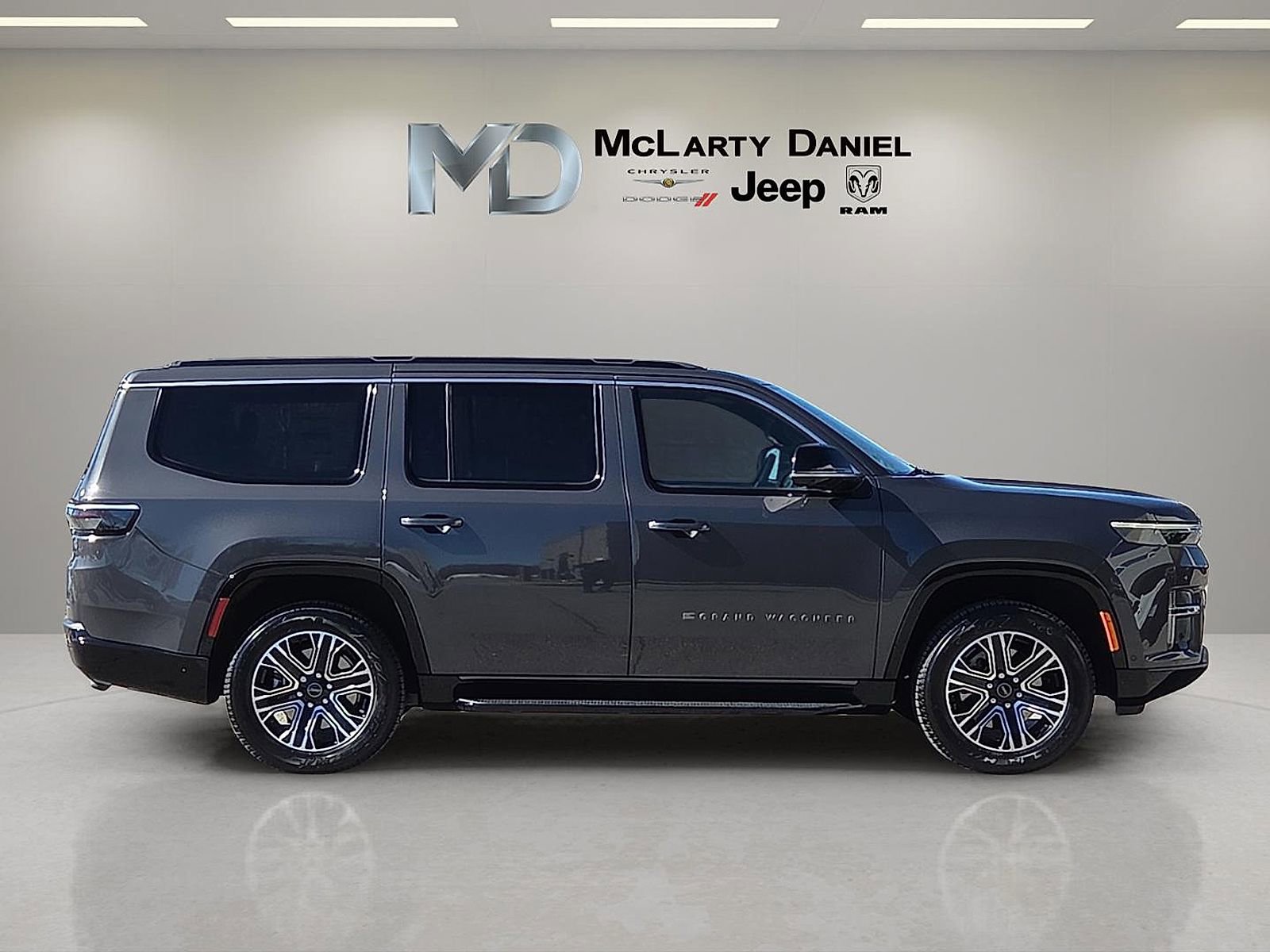 New 2026 Jeep Grand Wagoneer 4WD w/ Premium Group I image 6