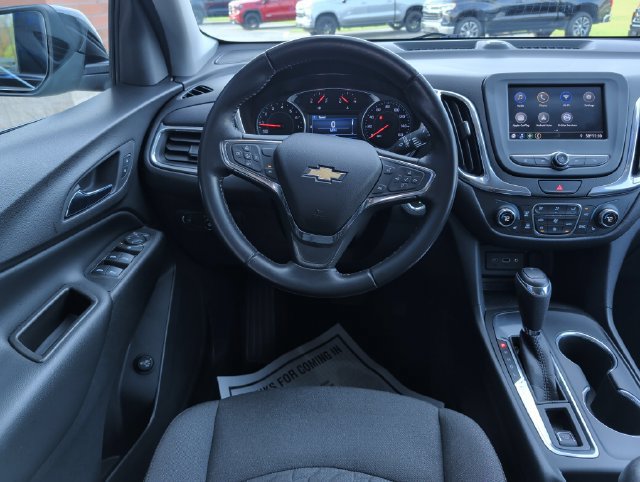 Used 2020 Chevrolet Equinox LT w/ Driver Convenience Package FWD image 2