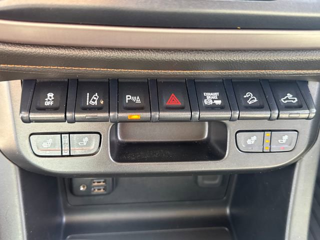 Used 2022 GMC Canyon AT4 w/ Driver Alert Package AWD/4WD image 16