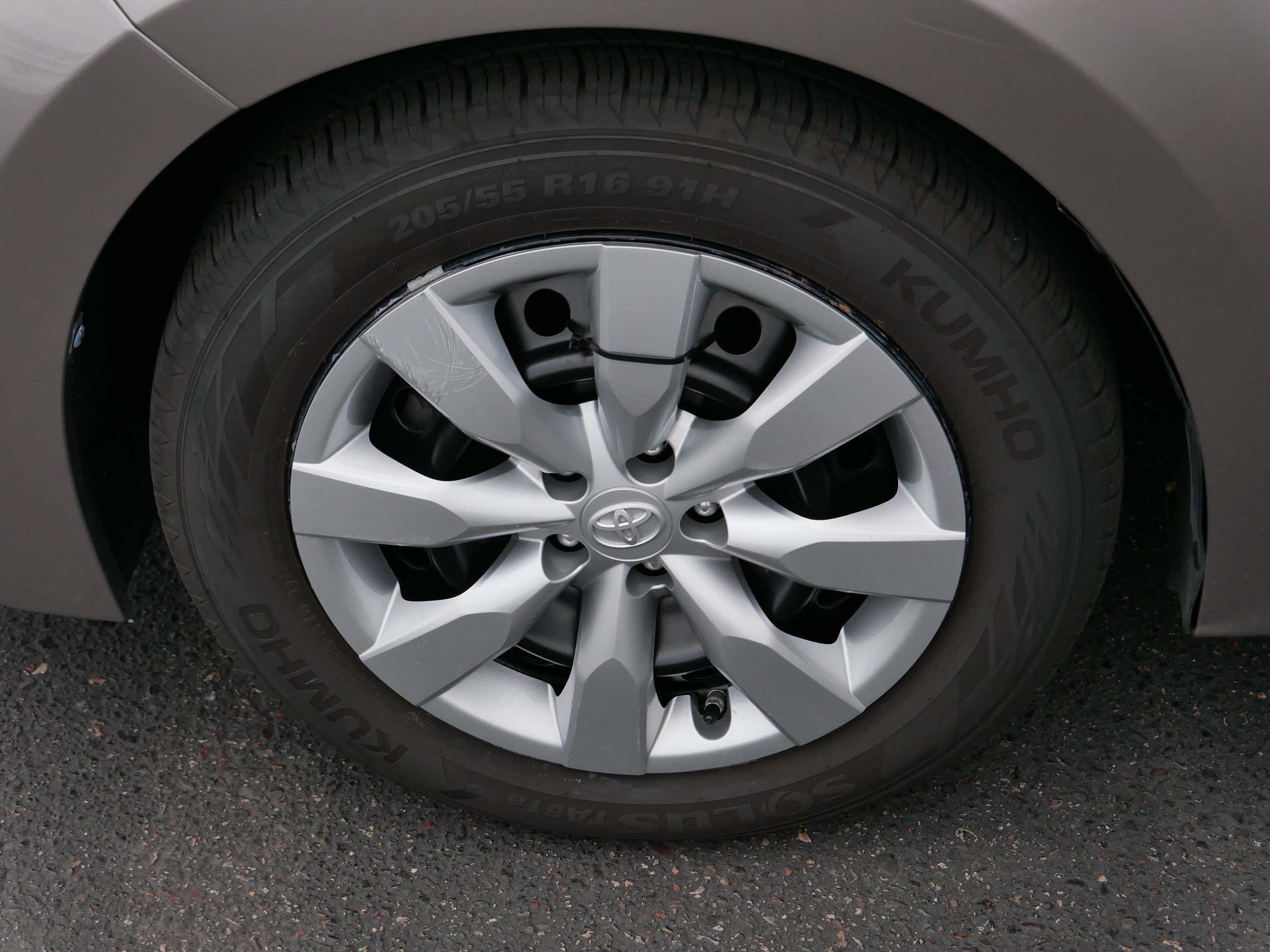 Used 2014 Toyota Corolla LE image 15