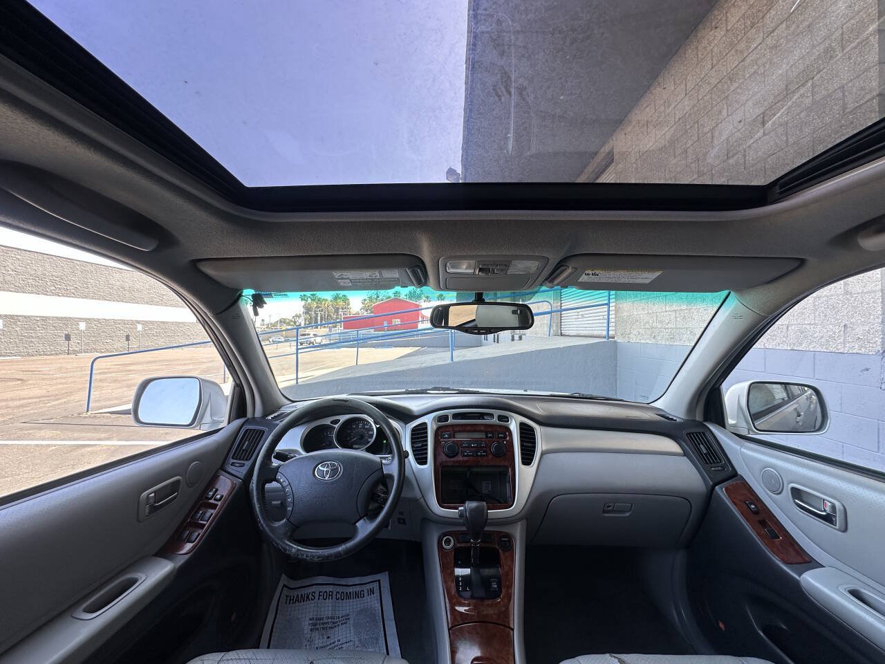 Used 2004 Toyota Highlander Limited w/ Leather Trim Pkg FWD image 9