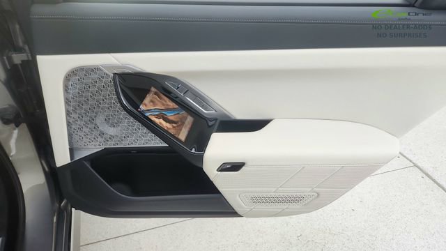 Used 2024 BMW i7 xDrive60 image 29
