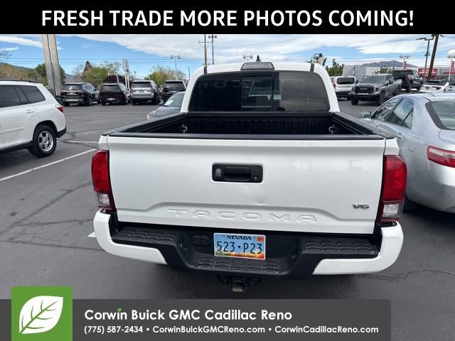 Used 2019 Toyota Tacoma TRD Sport w/ TRD Premium Sport Package image 4