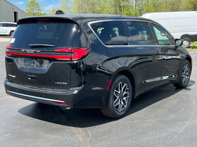 New 2027 Chrysler Pacifica Limited FWD image 49