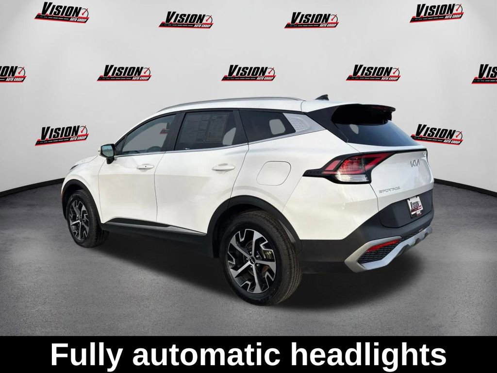 Used 2023 Kia Sportage EX AWD/4WD image 8