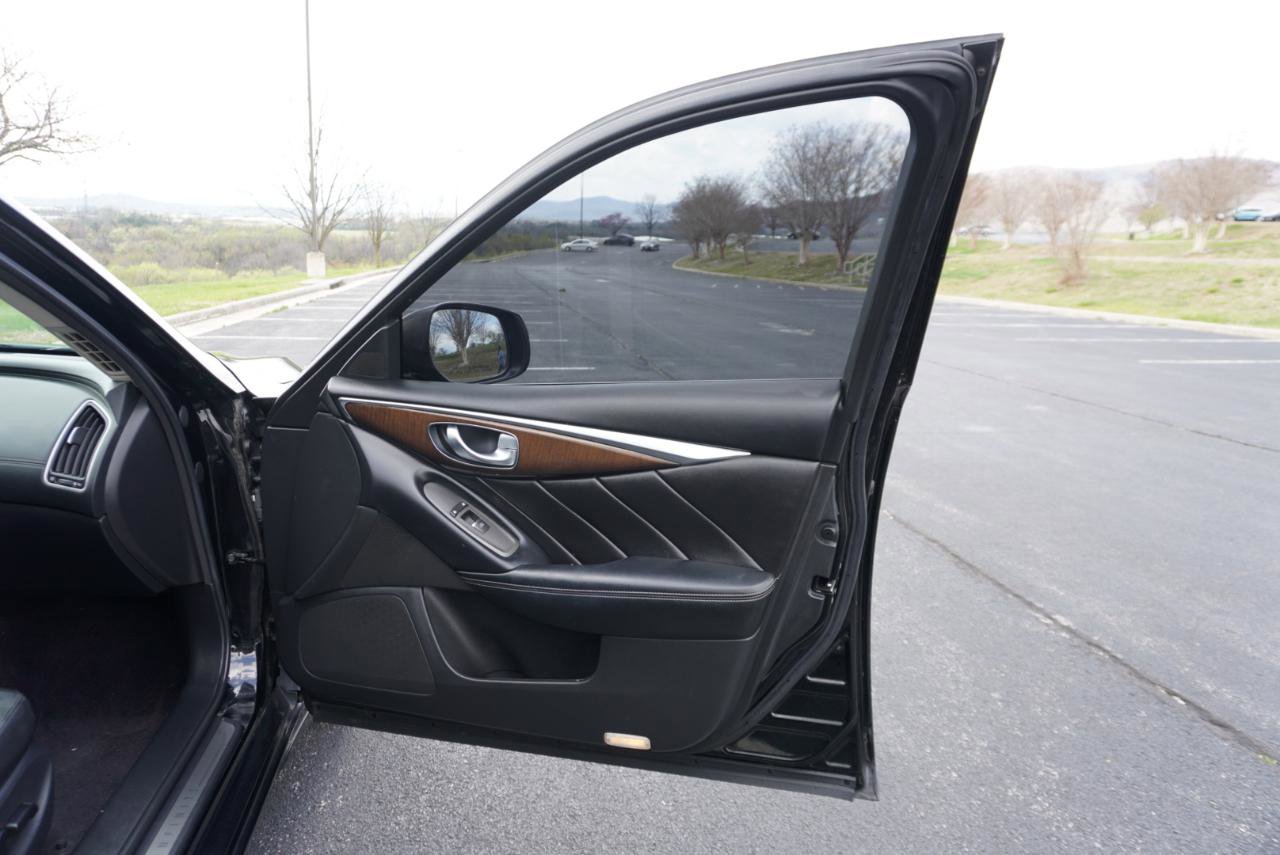 Used 2018 INFINITI Q50 Luxe w/ Cargo Package (L95) image 17