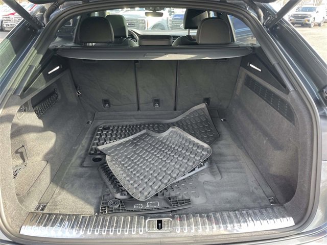 Used 2023 Audi Q8 Prestige w/ Prestige Package image 32