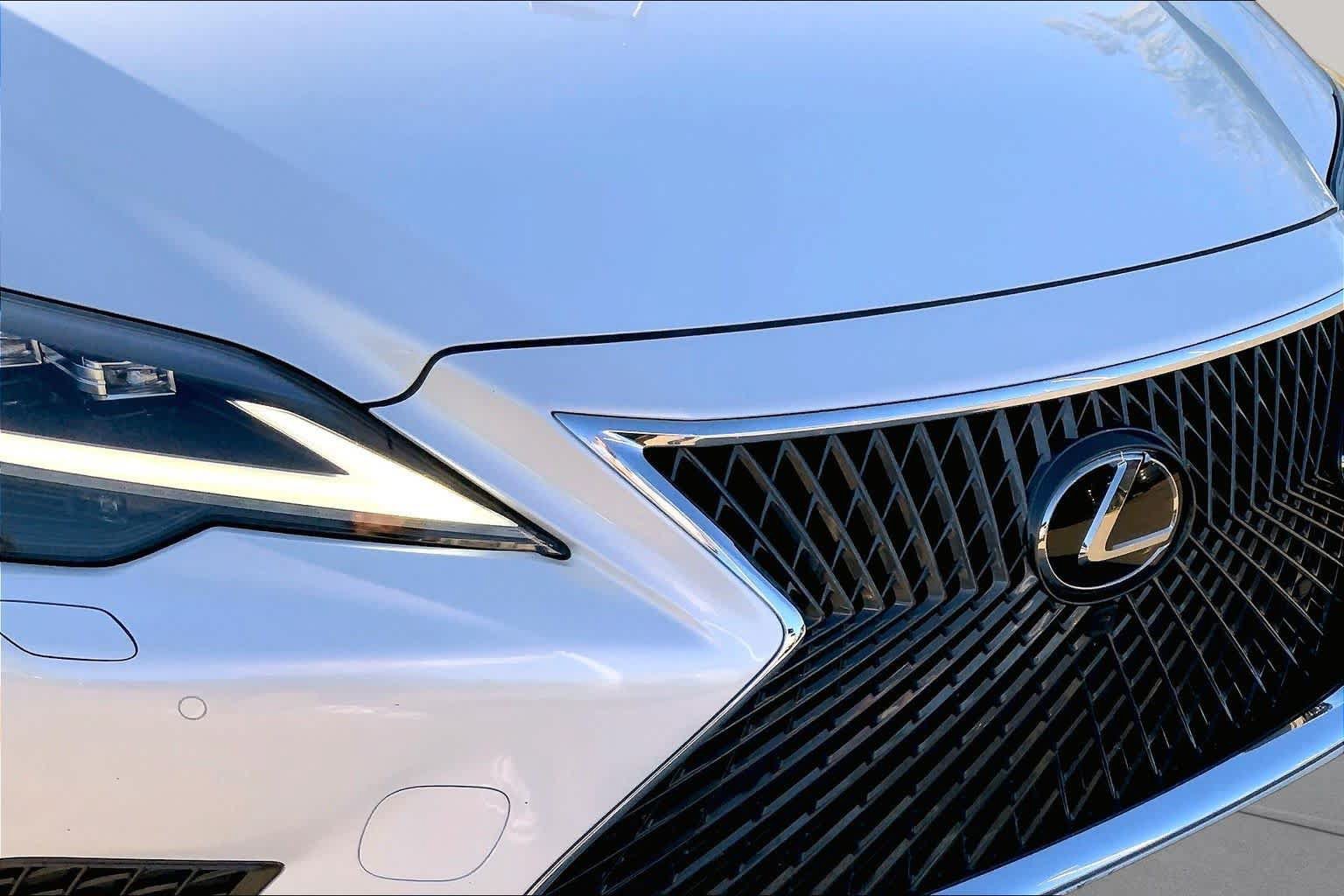 Used 2024 Lexus LS 500 w/ Interior Upgrade Package RWD image 28