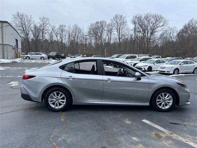 Used 2025 Toyota Camry LE image 23