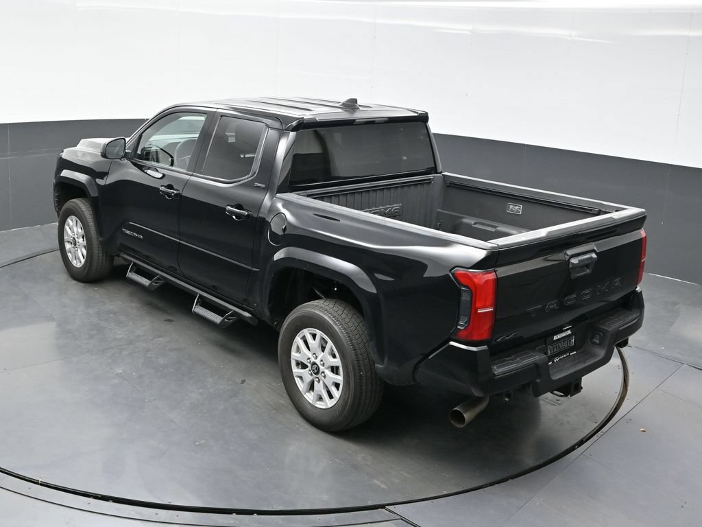 Used 2025 Toyota Tacoma SR5 AWD/4WD image 29