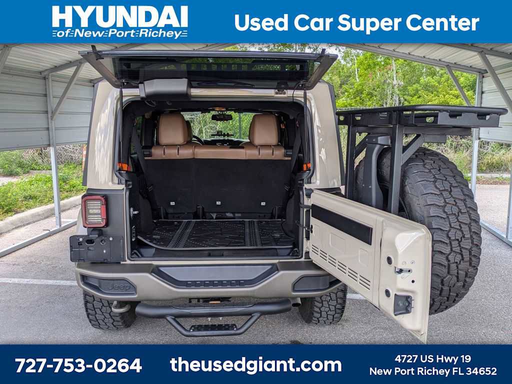 Used 2016 Jeep Wrangler Unlimited Sahara AWD/4WD image 12