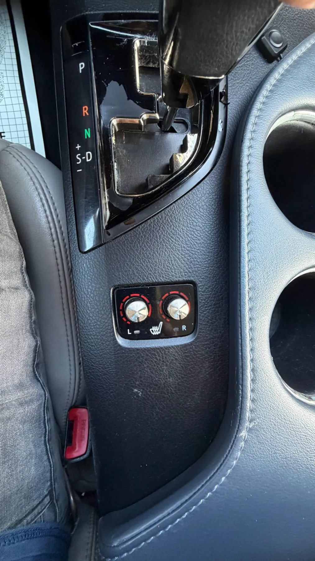Used 2013 Toyota Avalon XLE FWD image 19