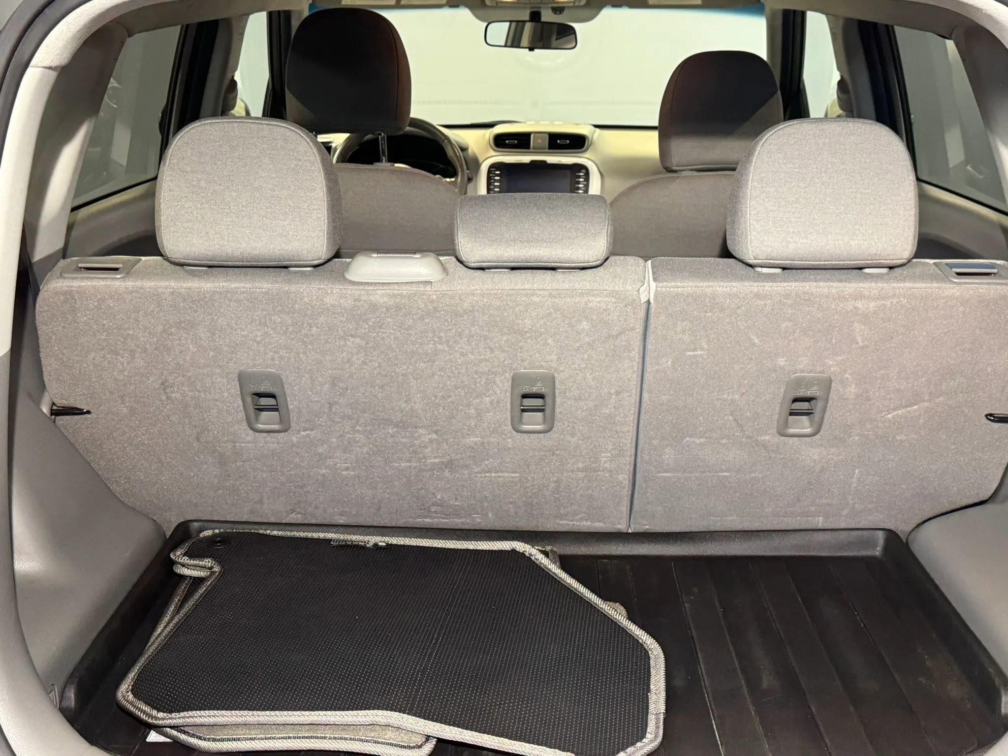 Used 2016 Kia Soul EV FWD image 28