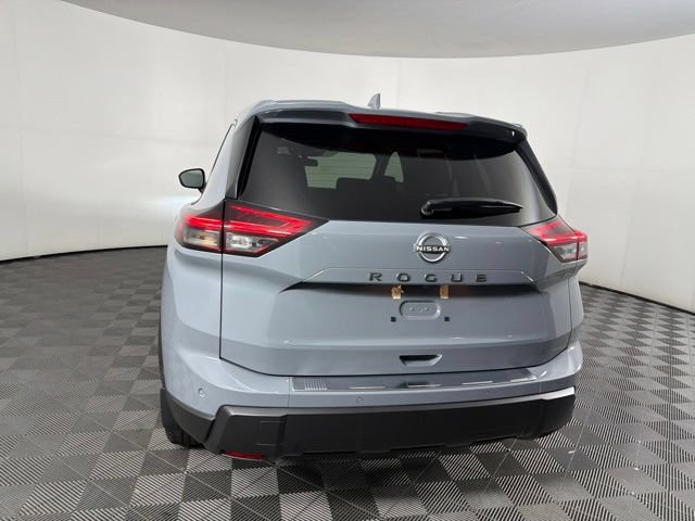 Certified 2026 Nissan Rogue SV FWD image 12