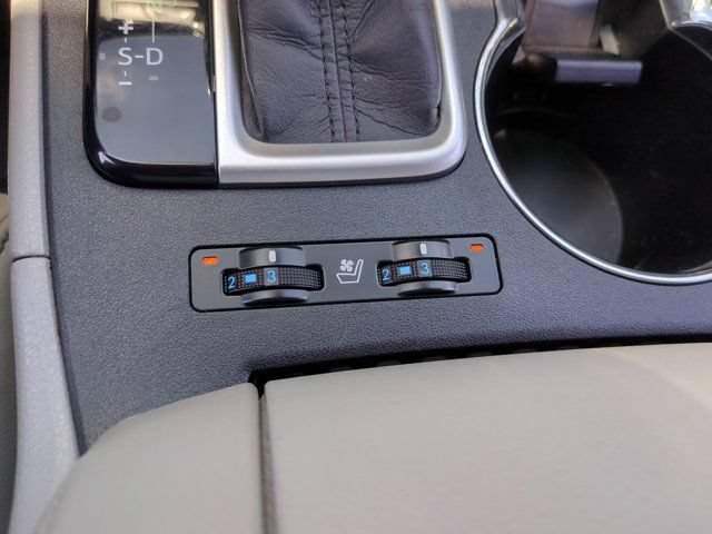 Used 2016 Toyota Highlander Limited Platinum FWD image 34