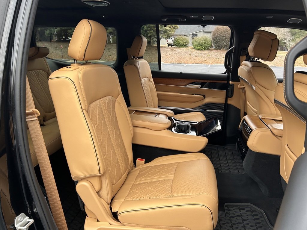 Used 2024 Jeep Grand Wagoneer Series III w/ HD Trailer Tow Package image 50