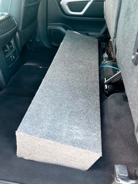 Used 2018 Nissan Titan SV w/ SV Convenience Package image 17