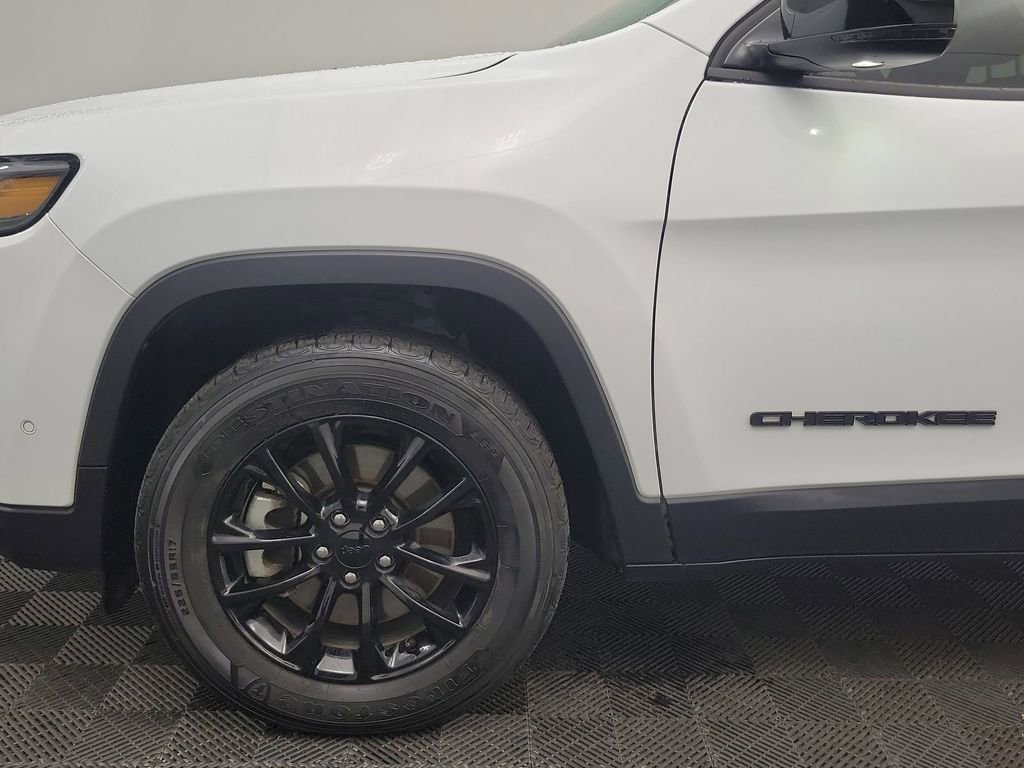 Used 2023 Jeep Cherokee Altitude Lux image 10