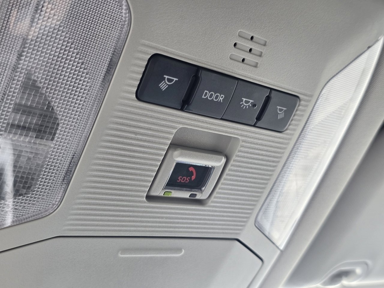 Used 2023 Toyota RAV4 LE FWD image 30